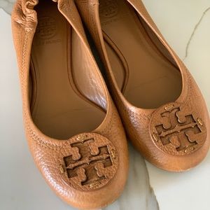 Tory Burch Minnie size 5.5 camel color